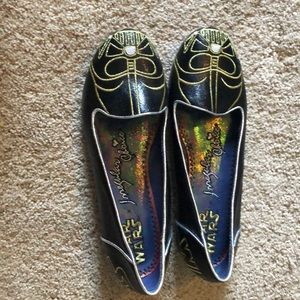 Star Wars size 8.5 flats. Tried on, so there is some light wear on the bottom.